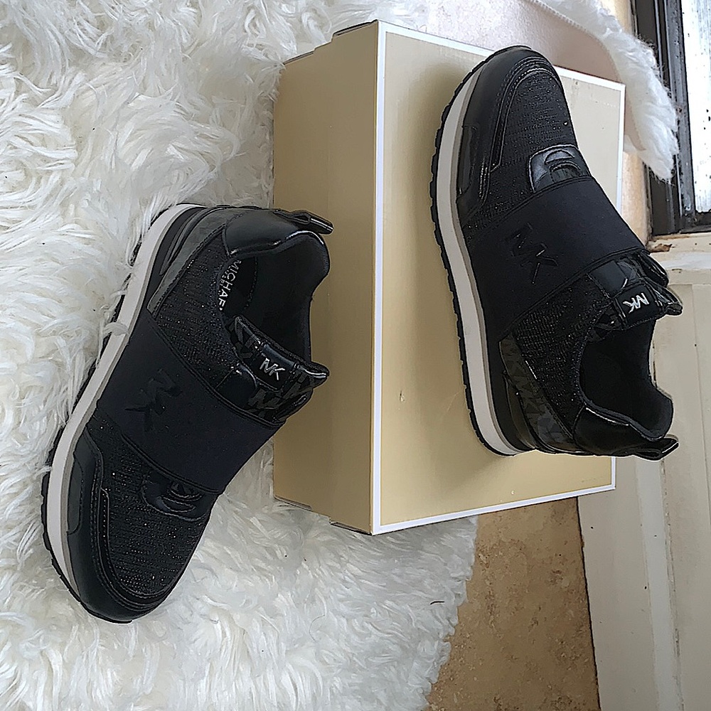 MICHAEL KORS TEDDI TRAINER ✨ NEVER WORN✨